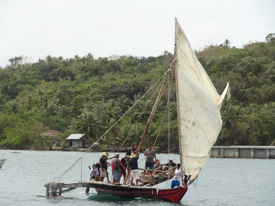 Yapese Canoes Land on Guam